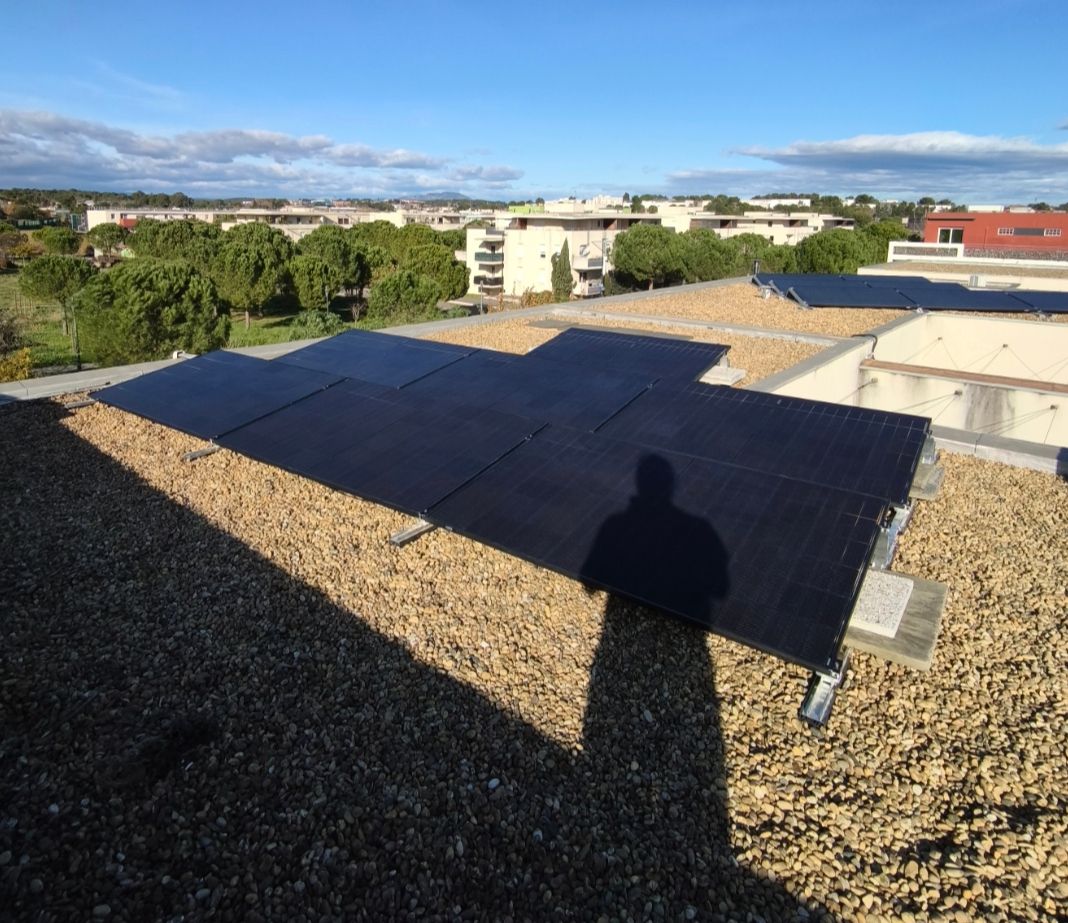 Installation de 3KWC sur une toiture plate à Montpellier 